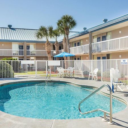 Days Inn By Wyndham Adel I-75 Екстер'єр фото