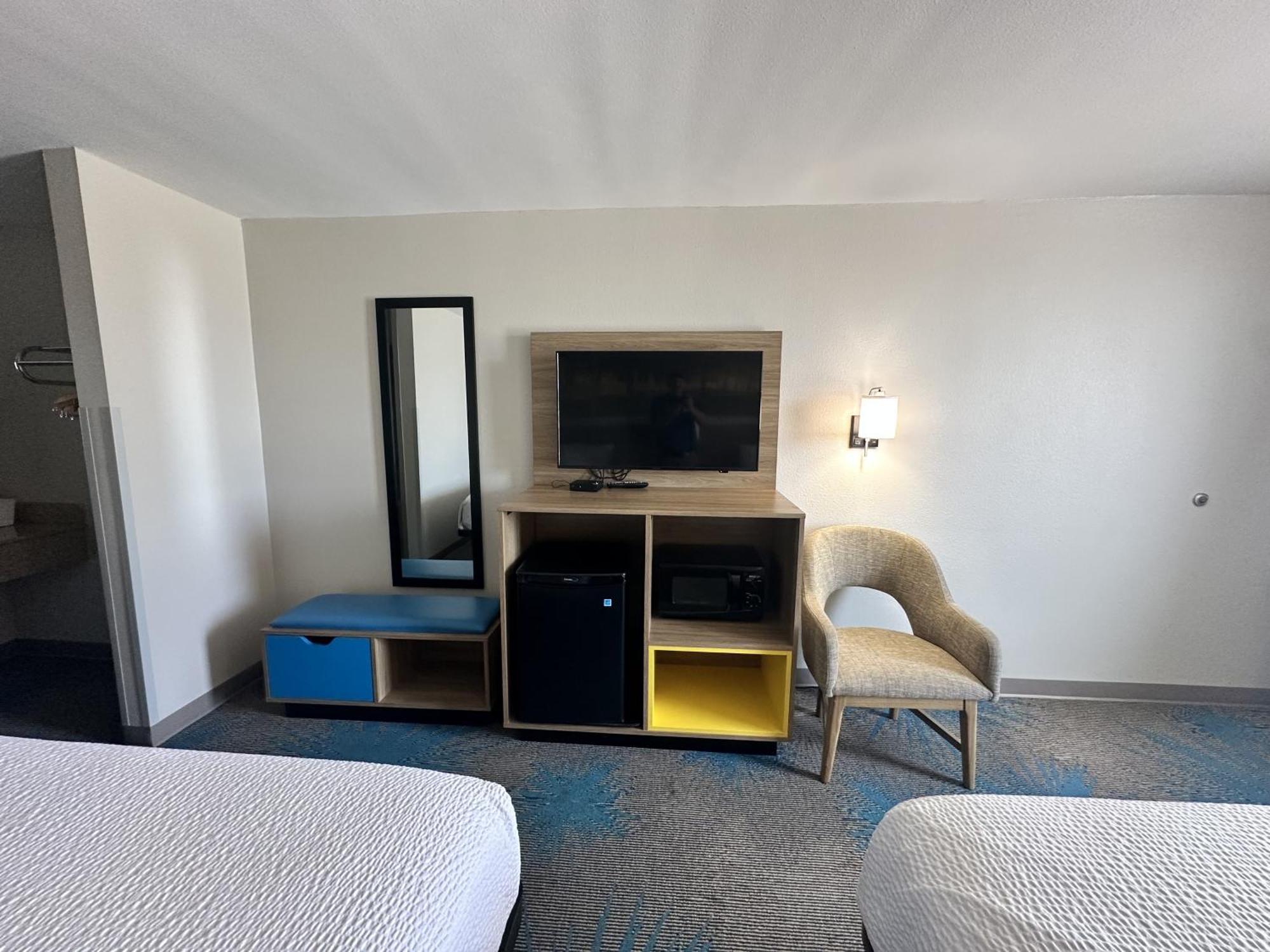 Days Inn By Wyndham Adel I-75 Екстер'єр фото