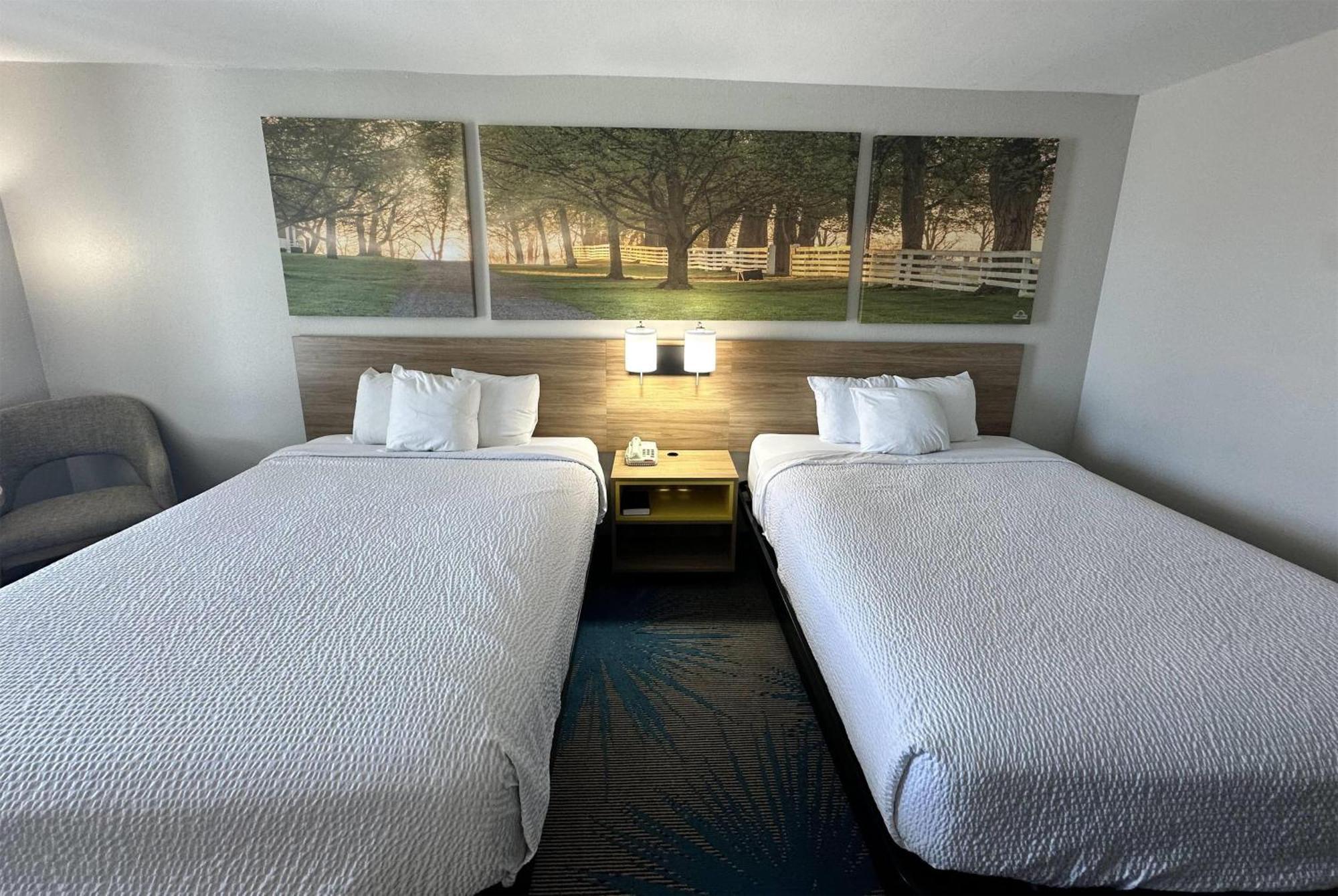 Days Inn By Wyndham Adel I-75 Екстер'єр фото