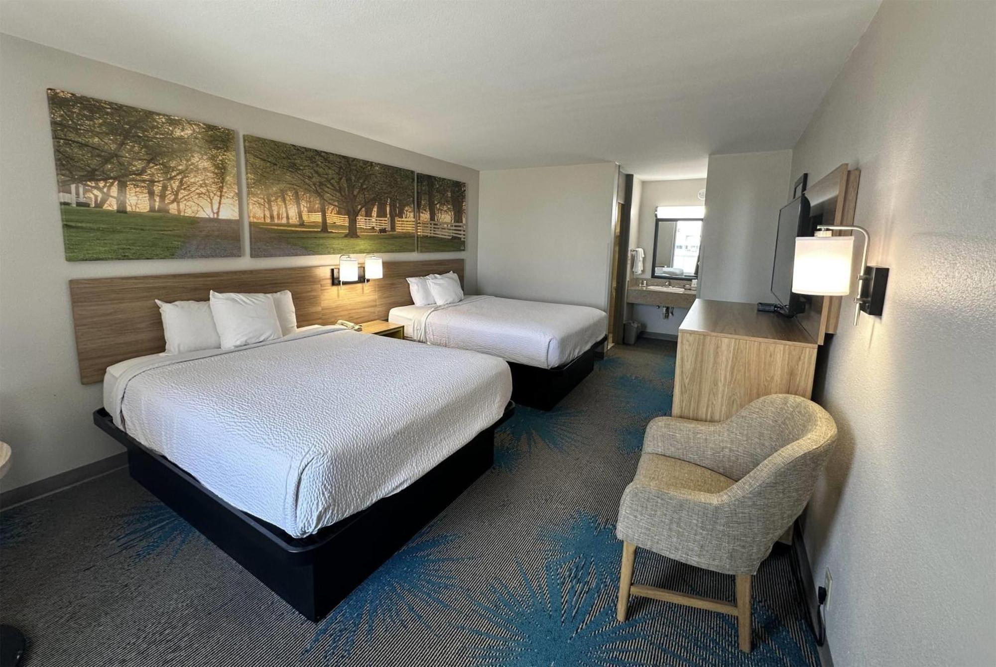 Days Inn By Wyndham Adel I-75 Екстер'єр фото