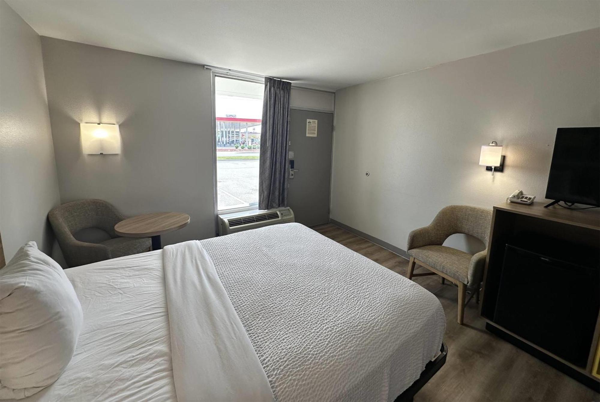 Days Inn By Wyndham Adel I-75 Екстер'єр фото