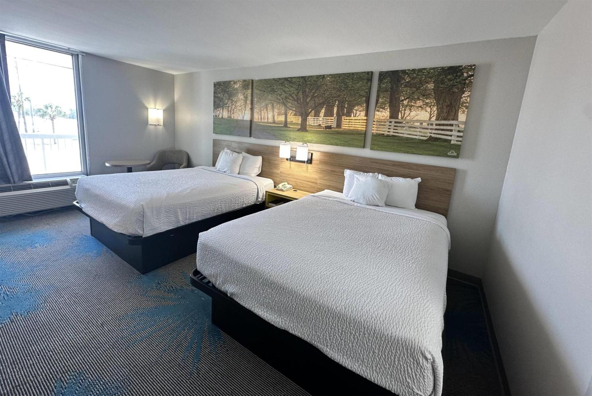 Days Inn By Wyndham Adel I-75 Екстер'єр фото